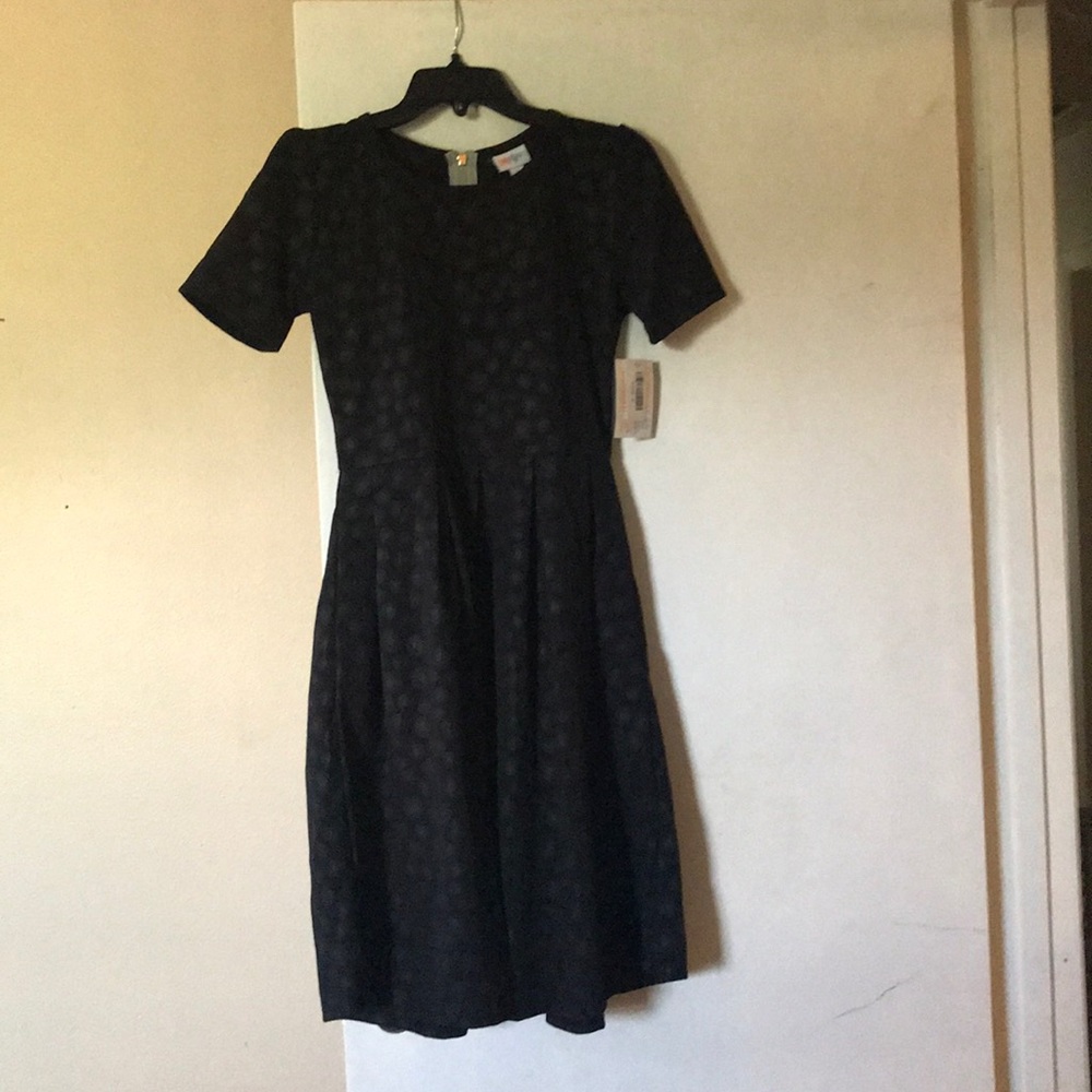 Medium Solid Black Amelia Lularoe